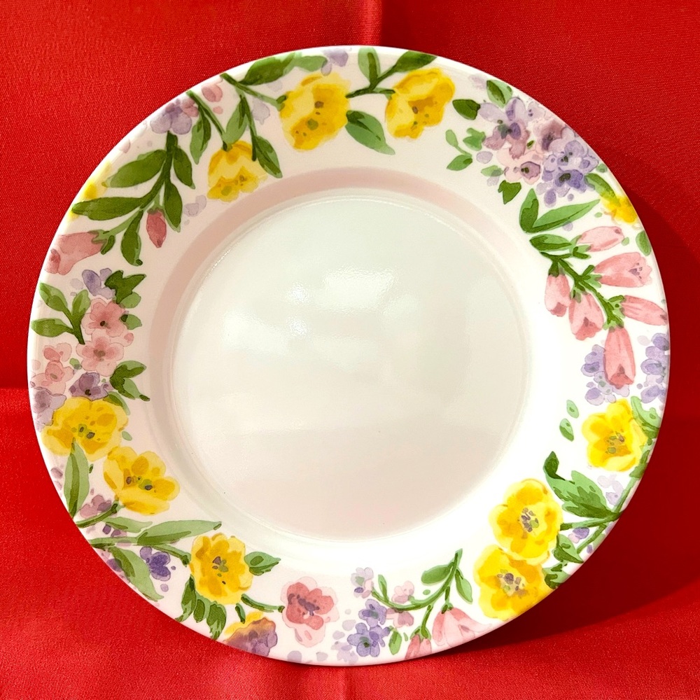 8 Corelle by Corning Luxe Floral Mist dining plates 10.5”